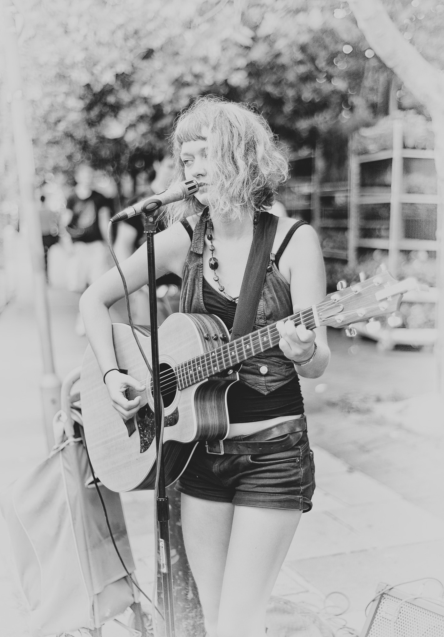 buskingwoman2